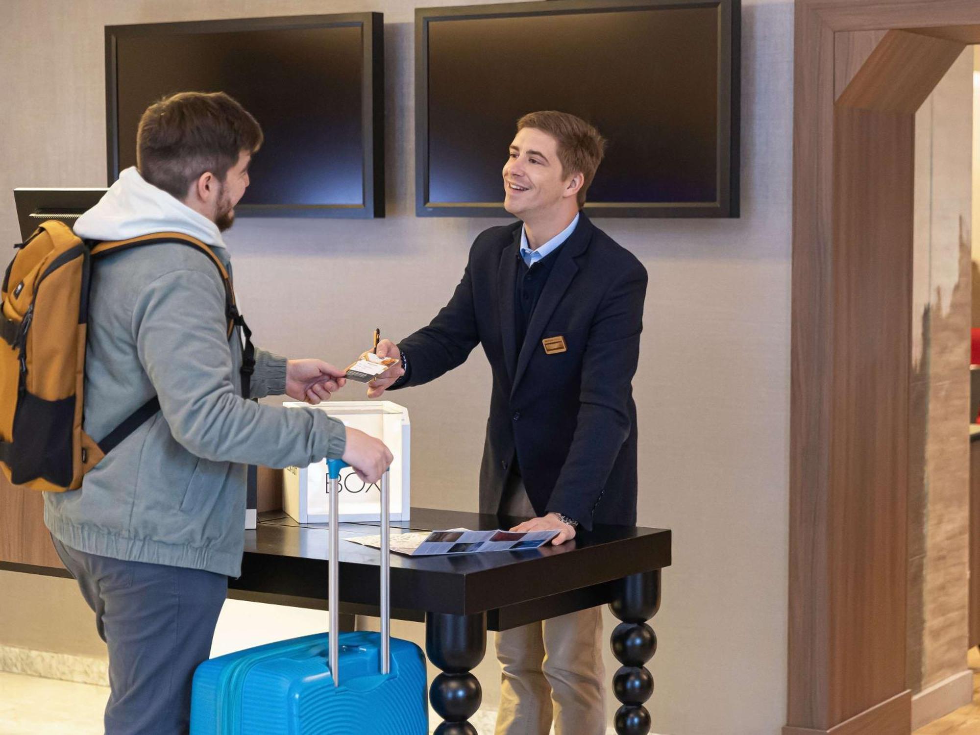 Mercure Lille Centre Grand Place Bagian luar foto